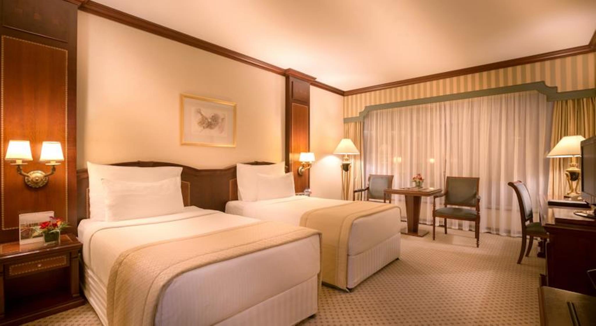 Corniche Hotel Abu Dhabi Room photo